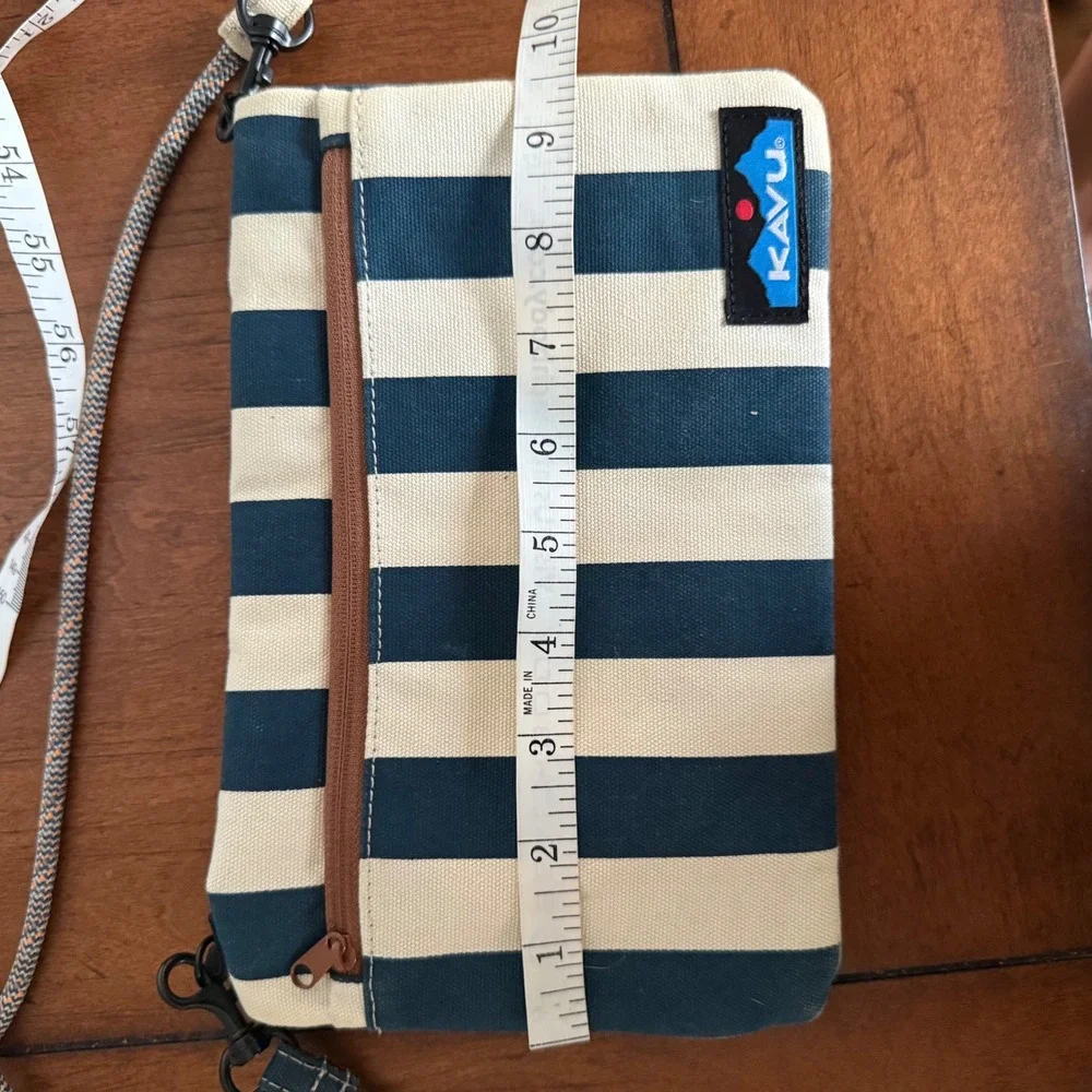 Kavu canvas crossbody